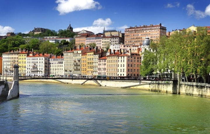 Investissement locatif : l'immobilier à Lyon stable et serein